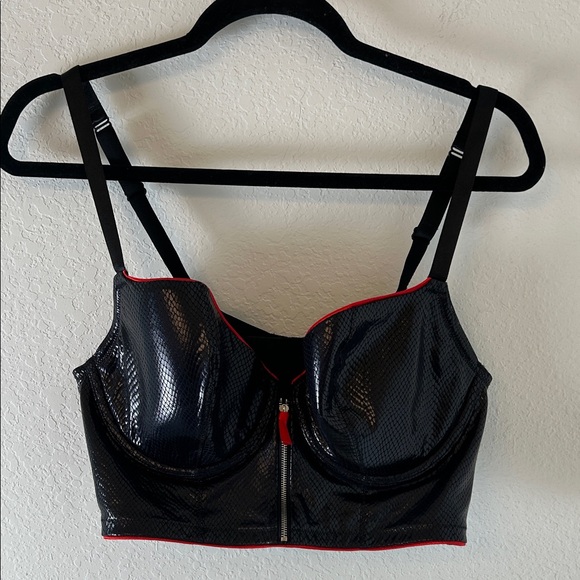 Cacique Other - Cacique  Black Faux Leather snake Longline Bustier Bra with Red Trim size 38D